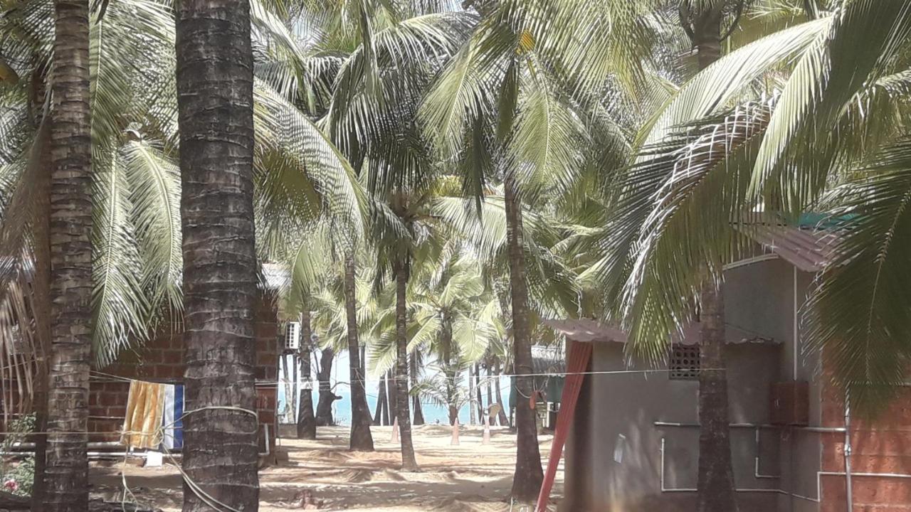 Отель Chintamani Beach House Малван Экстерьер фото