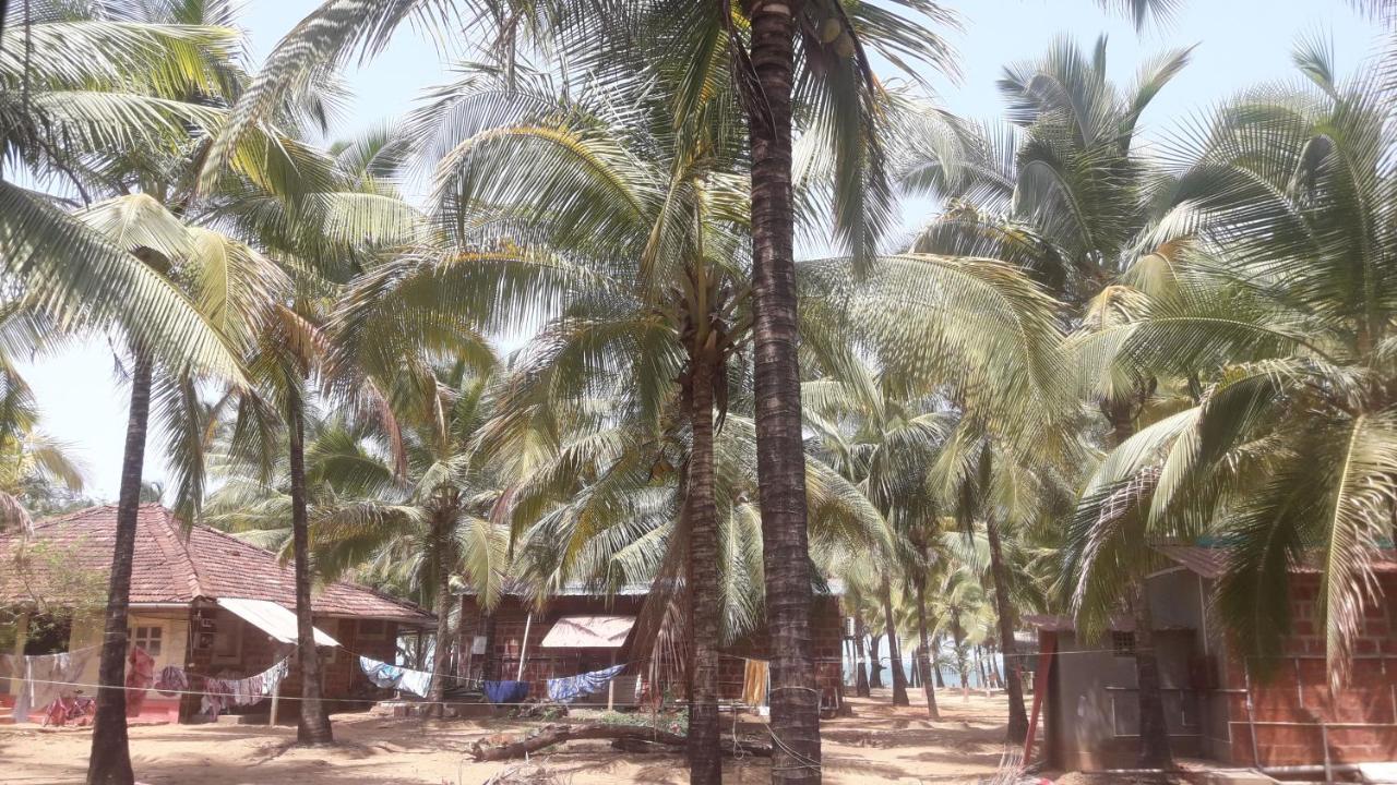 Отель Chintamani Beach House Малван Экстерьер фото